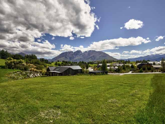 13 Pendeen Crescent, Jacks Point