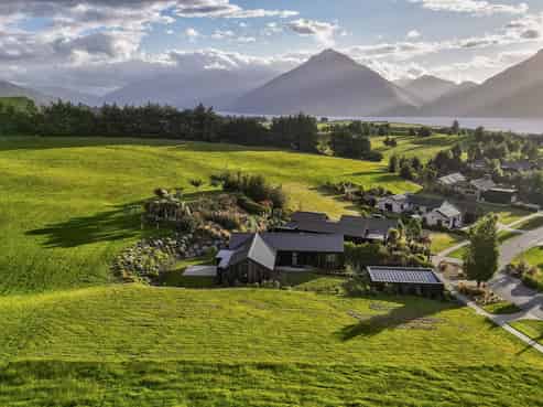 13 Pendeen Crescent, Jacks Point