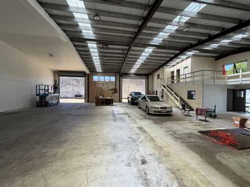 Refreshed Road Frontage Tenancy