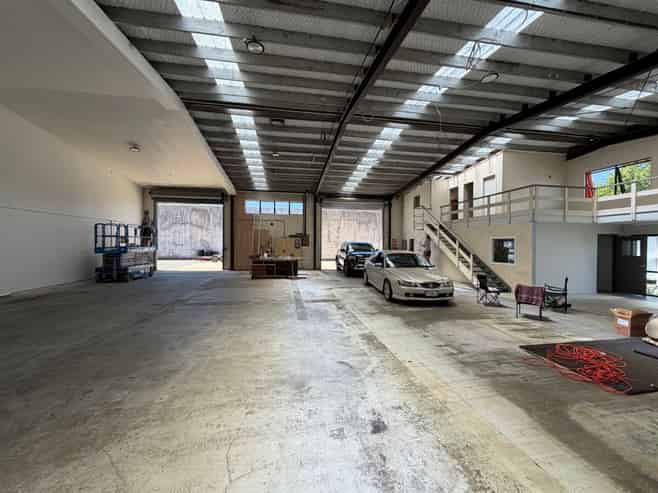 Refreshed Road Frontage Tenancy