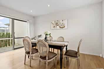 24 Hatfield Place, Albany