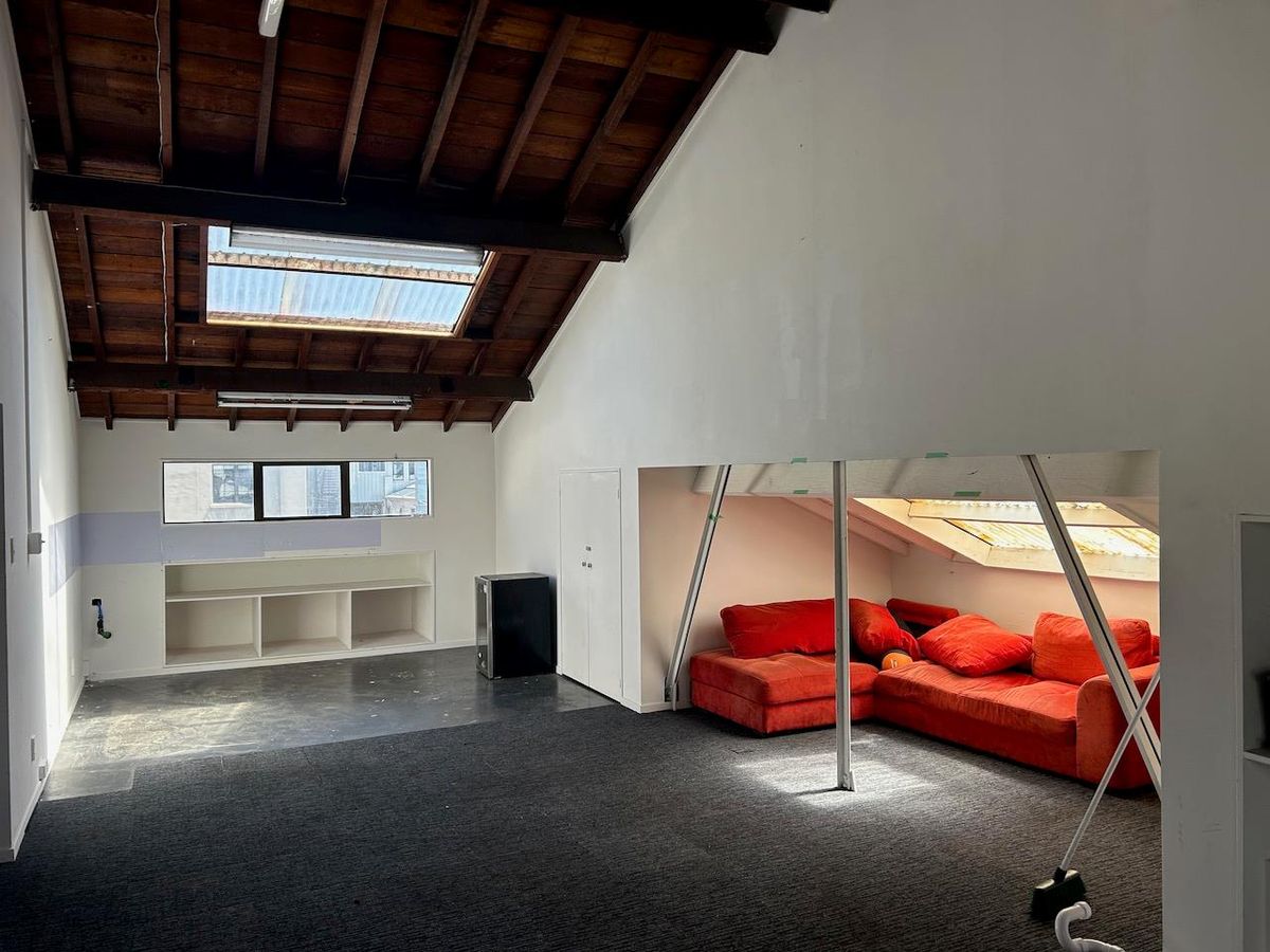 Cheap n cheerful loft space - Vista 2
