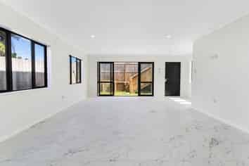 2/19 Cornwall Road, Papatoetoe