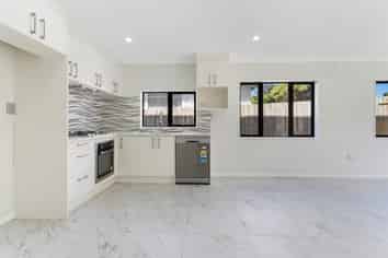 2/19 Cornwall Road, Papatoetoe