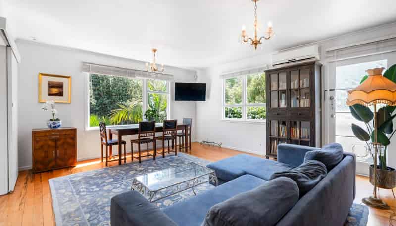 2/11 Thatcher Street, Mission Bay