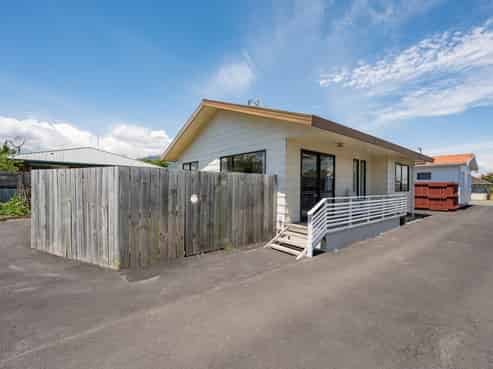 2/116 Parkers Road, Tahunanui