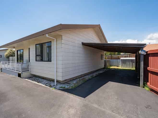 2/116 Parkers Road, Tahunanui