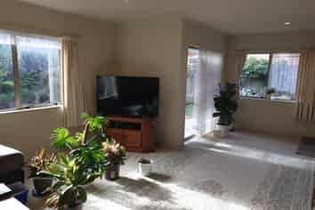 18 Villa Grove, Paraparaumu