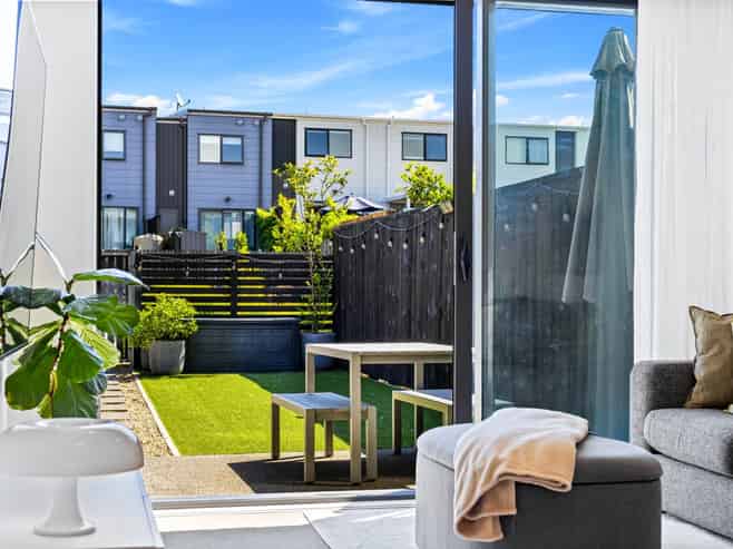 25 David Carnegie Road, Hobsonville