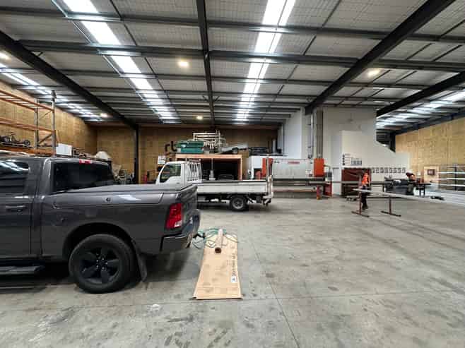 Large functional warehouse / office