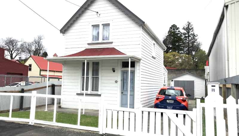 11 Cricket Street , Masterton