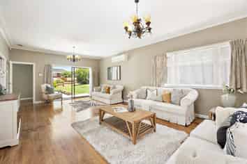 2 Locke Avenue, Hillsborough