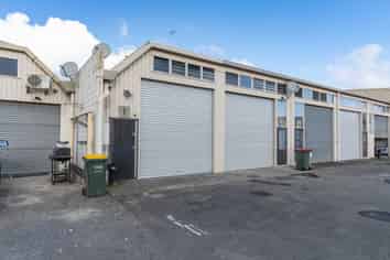 80sqm industrial factory/lock up