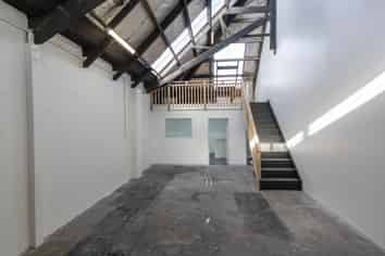 80sqm industrial factory/lock up