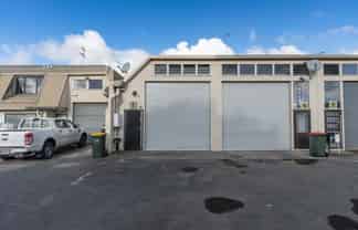 80sqm industrial factory/lock up