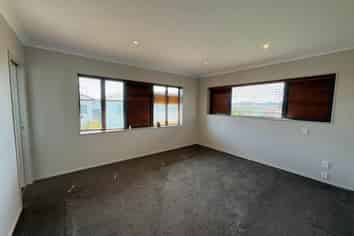 18 Sea Spray Drive, Bucklands Beach
