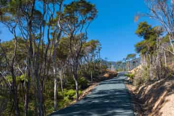 Kanuka Summits, Okiwi Bay