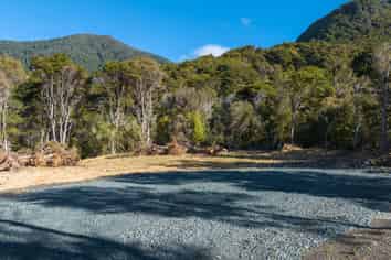 Kanuka Summits, Okiwi Bay