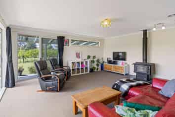 82 Thorn Road, Dovedale