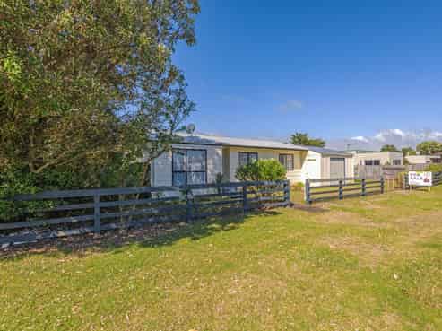 3 Ruanui Street, Himatangi Beach