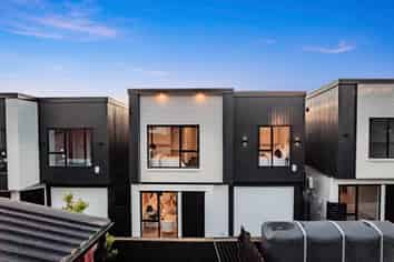 2/122 Leybourne Circle, Glen Innes