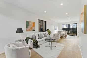 2/122 Leybourne Circle, Glen Innes