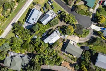 9 Christine Terrace, Hahei