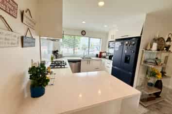 9 Takahe Avenue , Takanini