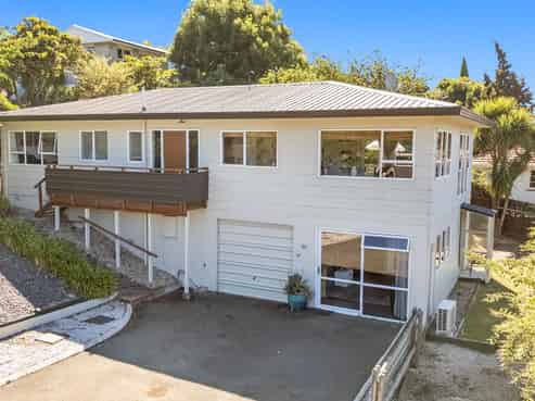 4 Tuckett Place, Enner Glynn