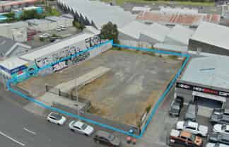 High-Profile 1,520m² Yard for Lease 