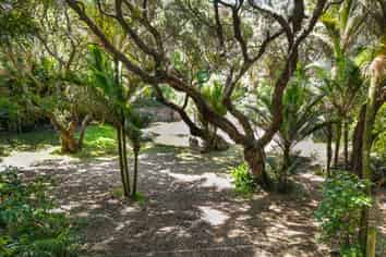 48 Beach Valley Road, Piha