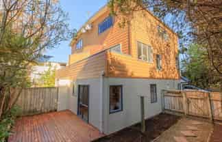 2A Stella Grove, Newlands