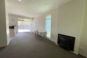 1  Bartlett Drive, Silverdale