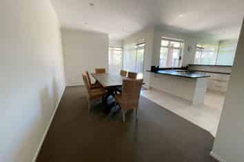 1  Bartlett Drive, Silverdale