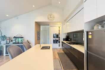 5 Gemscott Crescent, Huapai