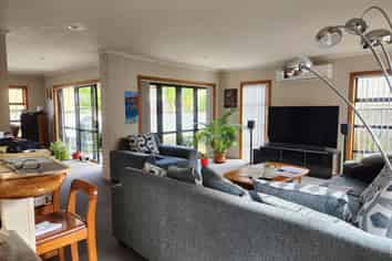 14A Baverstock Road, Flat Bush