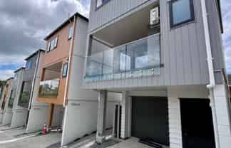 2/2145 Great North Road, Avondale