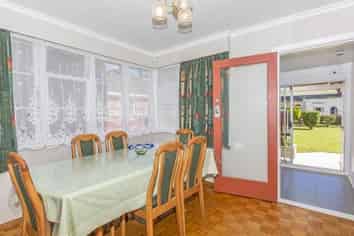 1088 High Street, Taita