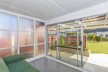 1088 High Street, Taita