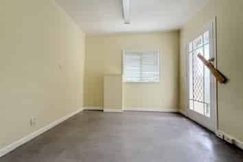 Freestanding Otahuhu Office | 138 m2