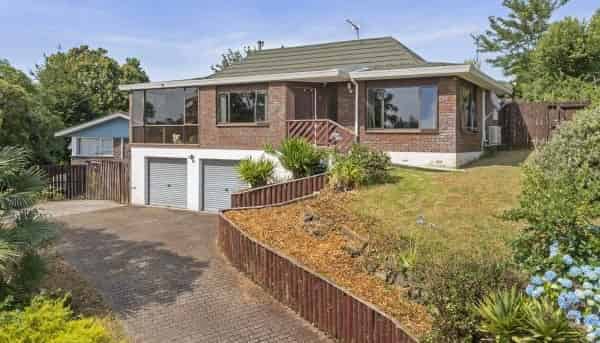 6 Exeter Street, Glenview