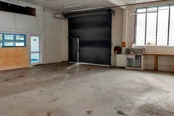 Street Front & Rent Reduced!!