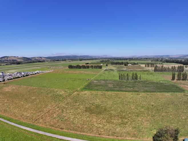 137 and 17 Kirks Drain Road, Momona