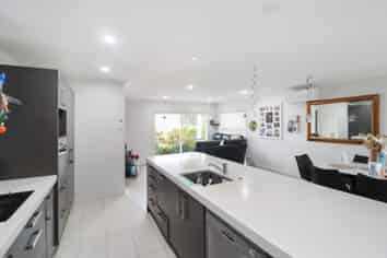 90 Popokatea Drive, Takanini