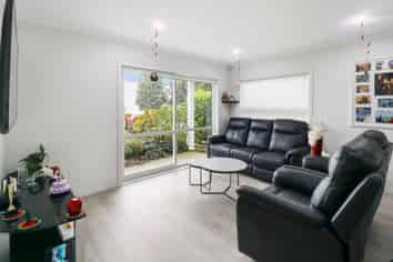 90 Popokatea Drive, Takanini