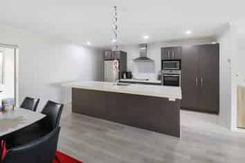 90 Popokatea Drive, Takanini