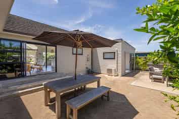 119 Sands Crescent, Matarangi