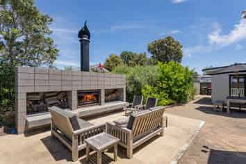 119 Sands Crescent, Matarangi