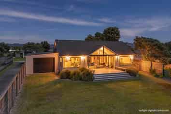 119 Sands Crescent, Matarangi