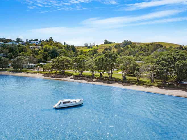 89 Clinton Road, Matakana